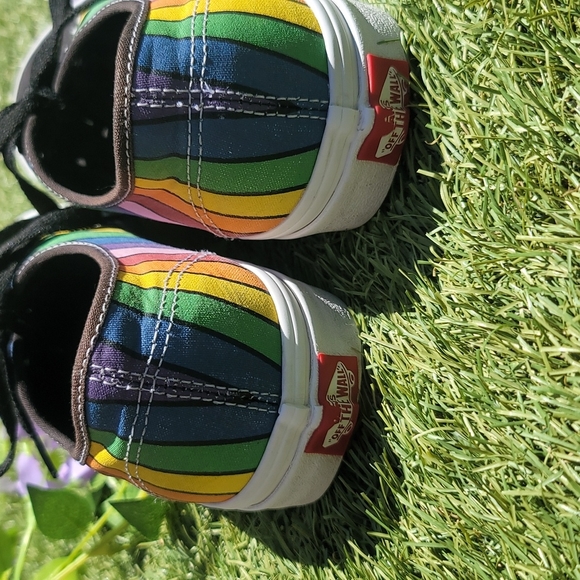 Vans.. - Picture 6 of 12